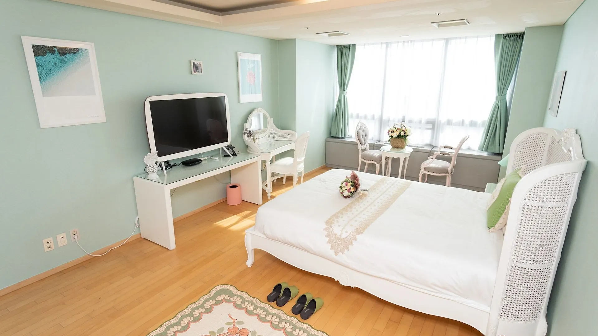 Airport Capsule Hotel Fly Me To The Moon Incheon